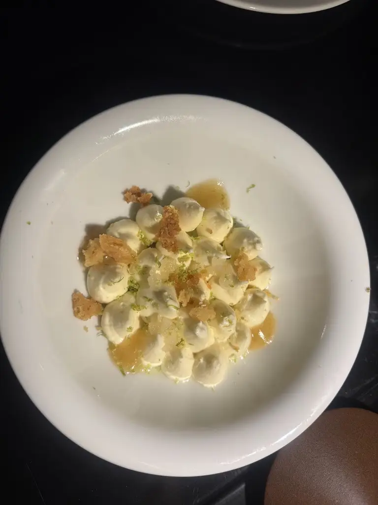 Gizem Yiğit_PĀPPU Athens_Peristéri_review