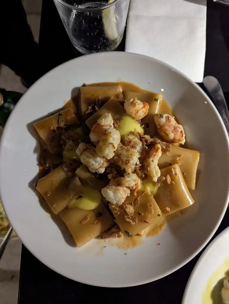 Aishah S_PĀPPU Athens_Peristéri_review