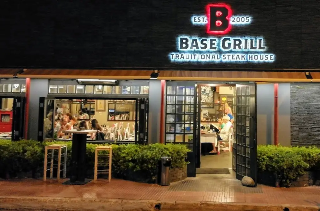 Basegrill Athens Restaurant in Peristéri