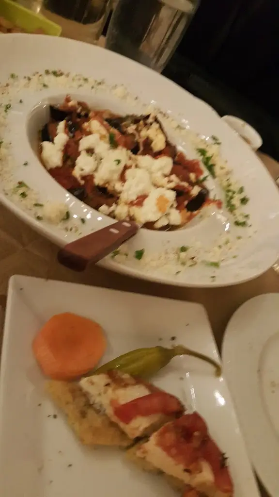 Nikolaos Polyzos_Daphnē_Peristéri_Bewertung