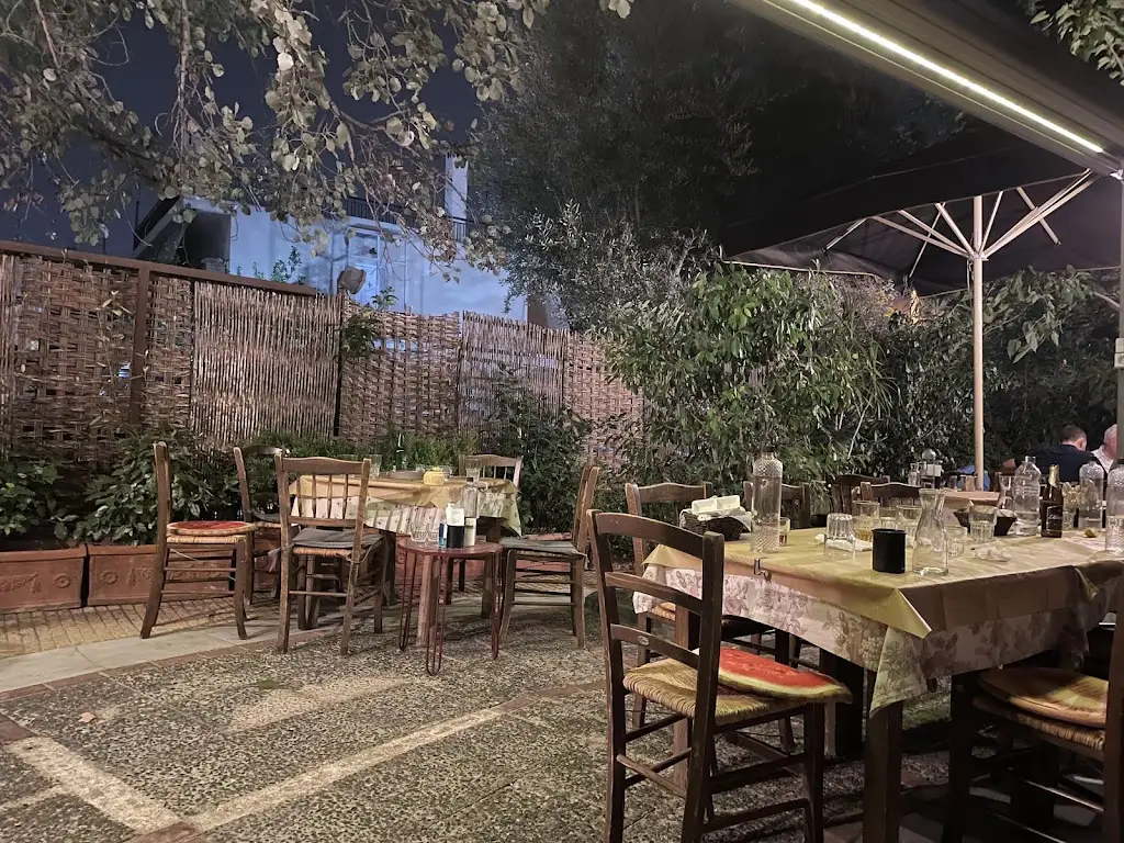 Daphnē_Peristéri_slider_image_1