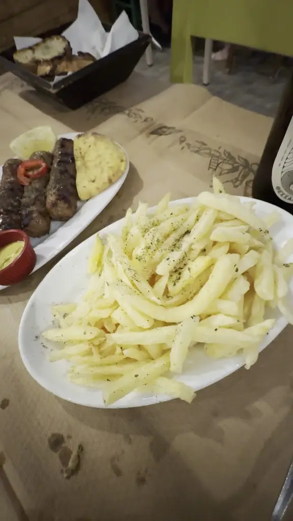 Το Ρεμπελιο_Petroúpolis_slider_image_2