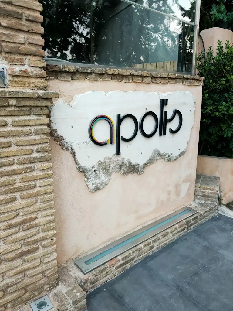 Wai Qian Tham_Apolis_Petroúpolis_Bewertung