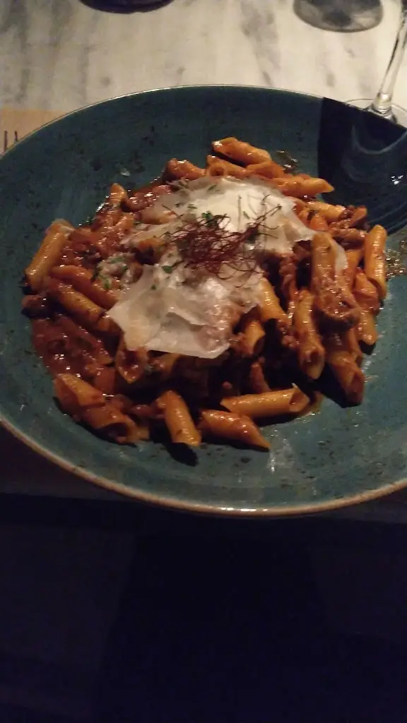 Apolis_Petroúpolis_slider_image_2