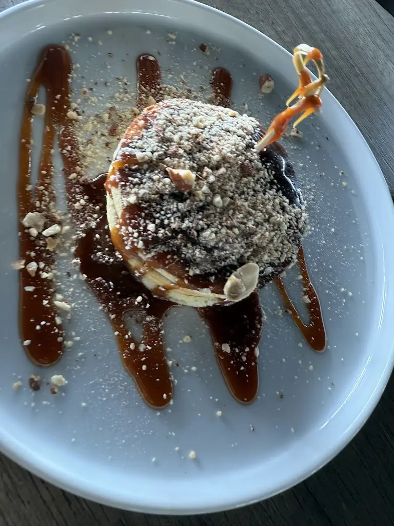 Apolis_Petroúpolis_slider_image_3