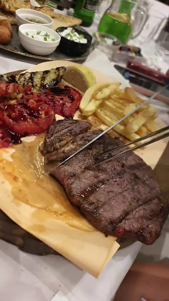 Ταβέρνα ο Αγιορείτης_Petroúpolis_slider_image_2