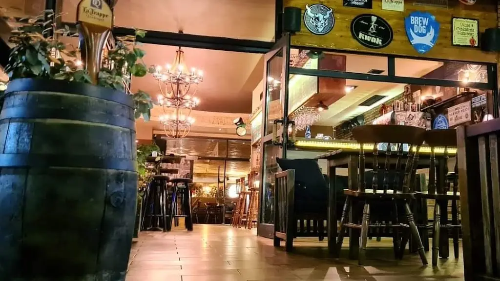 Aλχημιστής Restaurant in Petroúpolis