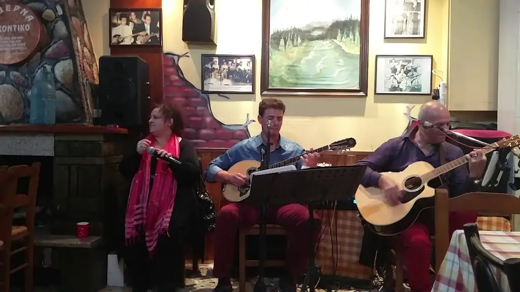 Archontiko_Petroúpolis_slider_image_2