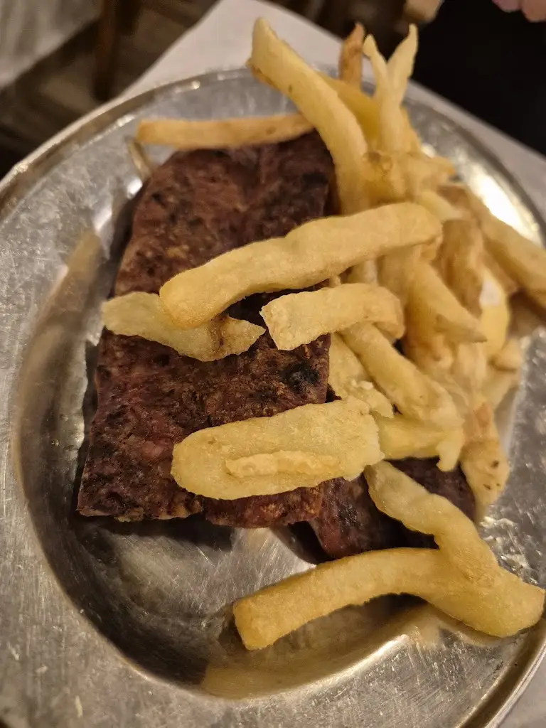 Renn Renn_Tavern Paradeisos_Petroúpolis_Bewertung