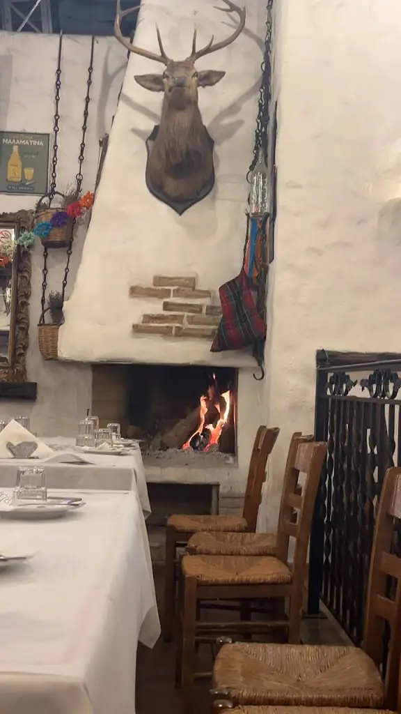 Adriola Ruko_Tavern Paradeisos_Petroúpolis_Bewertung