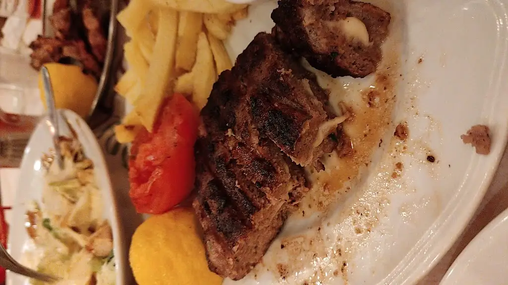 Tavern Paradeisos_Petroúpolis_slider_image_2