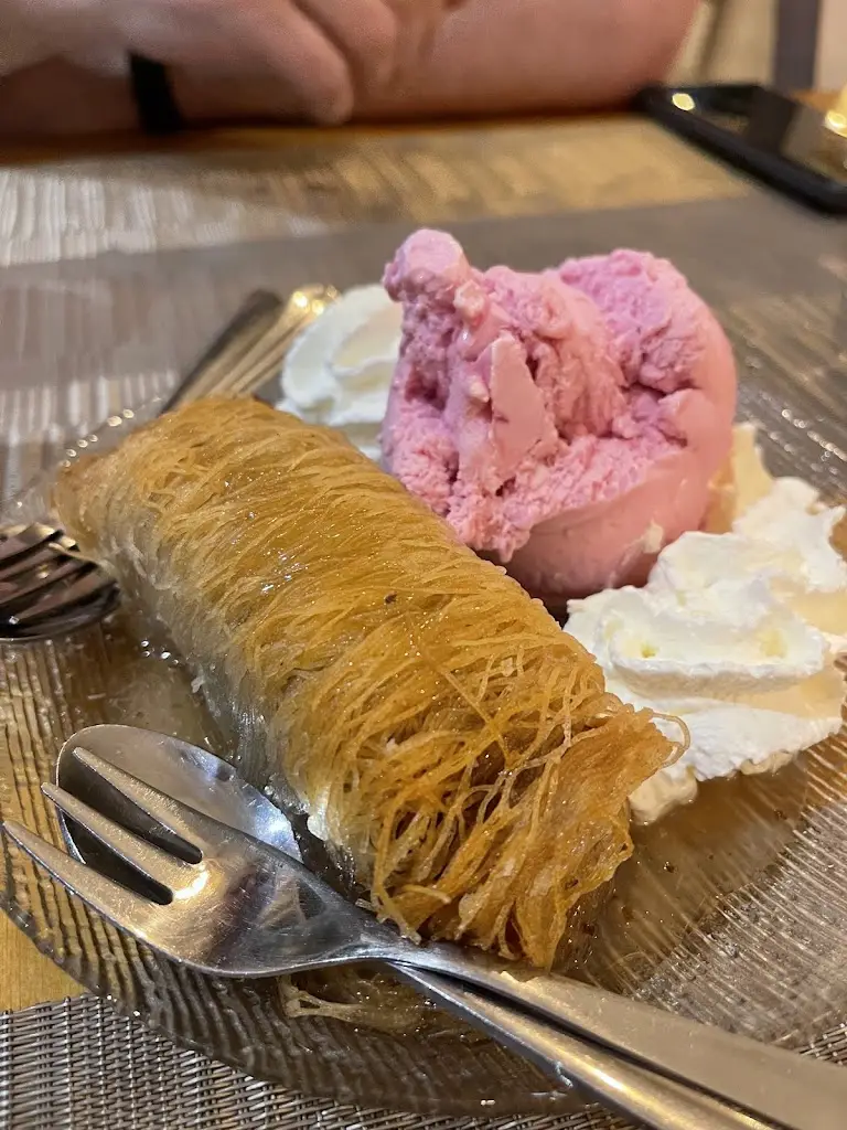 Daria Steshenko_Cicala restaurant & Cocktail bar_Ágios Stéfanos_review