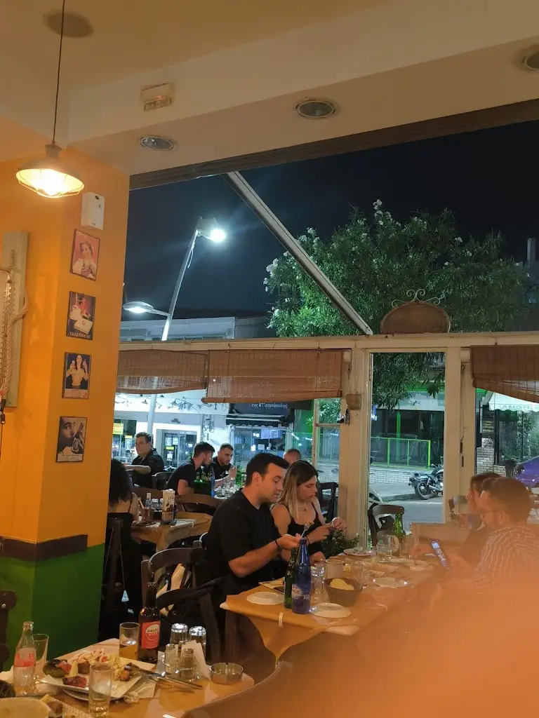 Kaphepoínō_Petroúpolis_slider_image_3