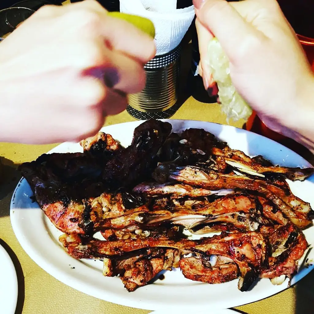 Ταβέρνα Λεβέντης_Petroúpolis_slider_image_3