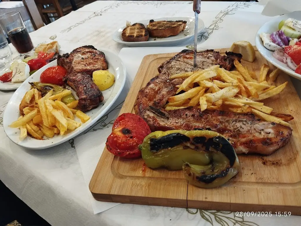 Ταβέρνα Περικλής_Polydéndri_slider_image_2