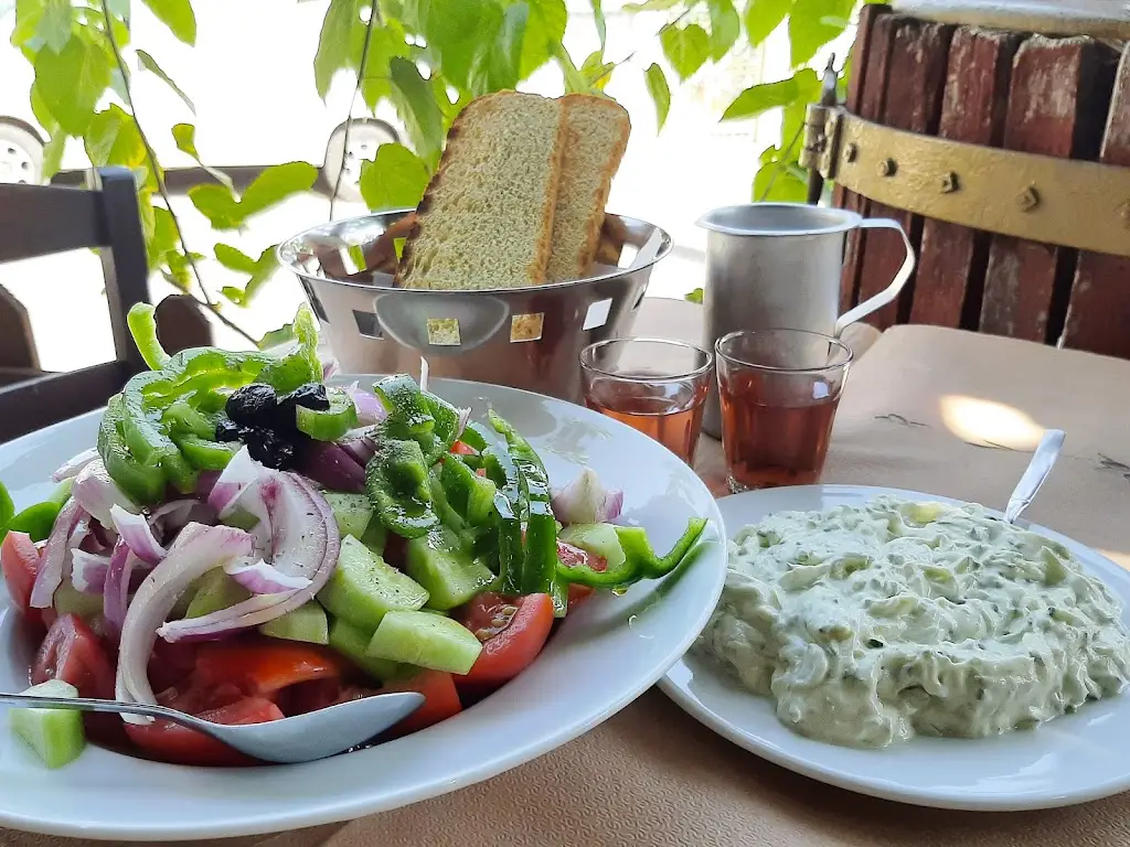 Sergei Nowak_Galini Tavern_Polydéndri_review