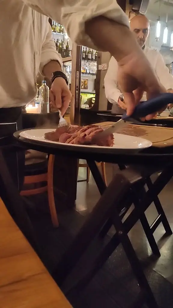 Meat the Stars_Pikérmi_slider_image_2