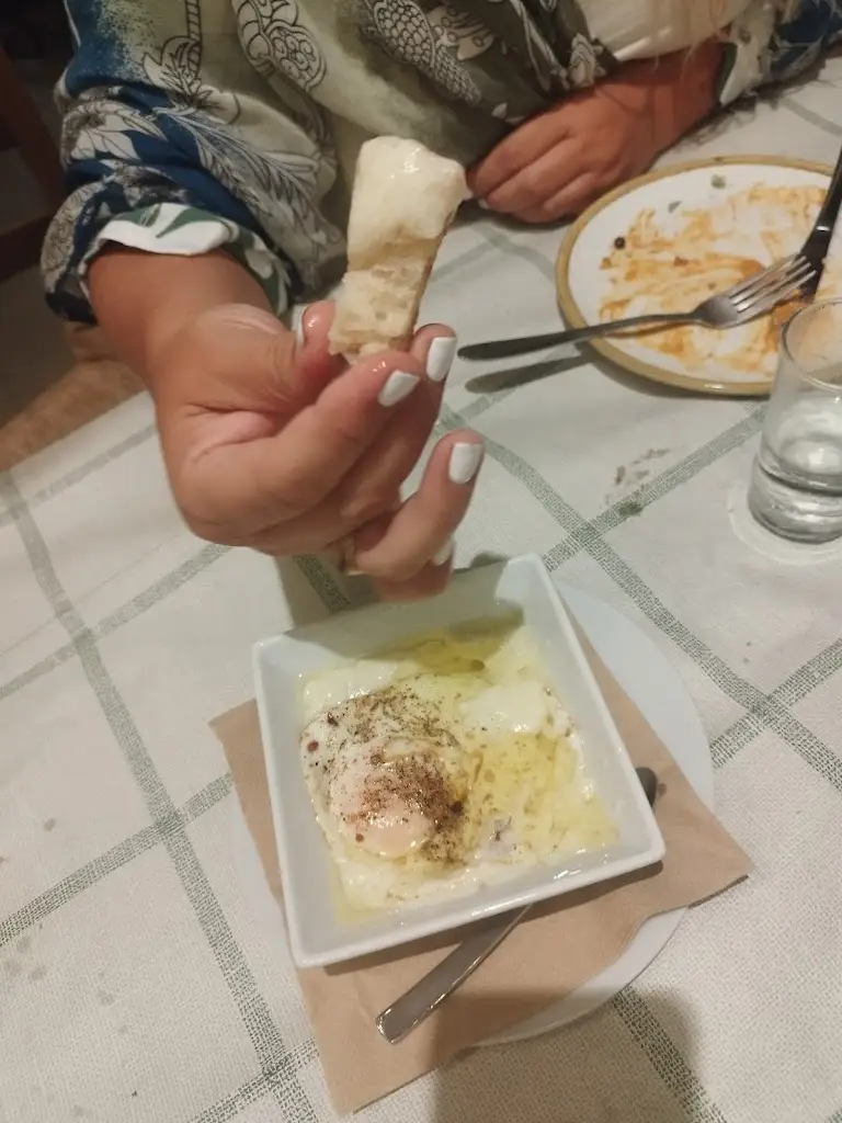 Vasiliki Petsinaki_Νέο Λέων Μεζεδοπωλείο_Pikérmi_Bewertung