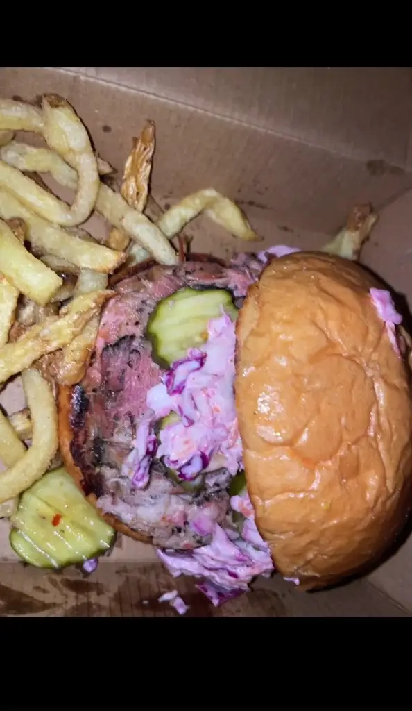 B_Burgers_Pikérmi_slider_image_2