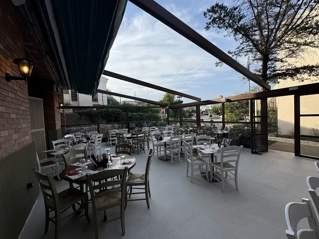 Πλάτανος Κεμπάπ Σουβλάκι_Pikérmi_slider_image_1