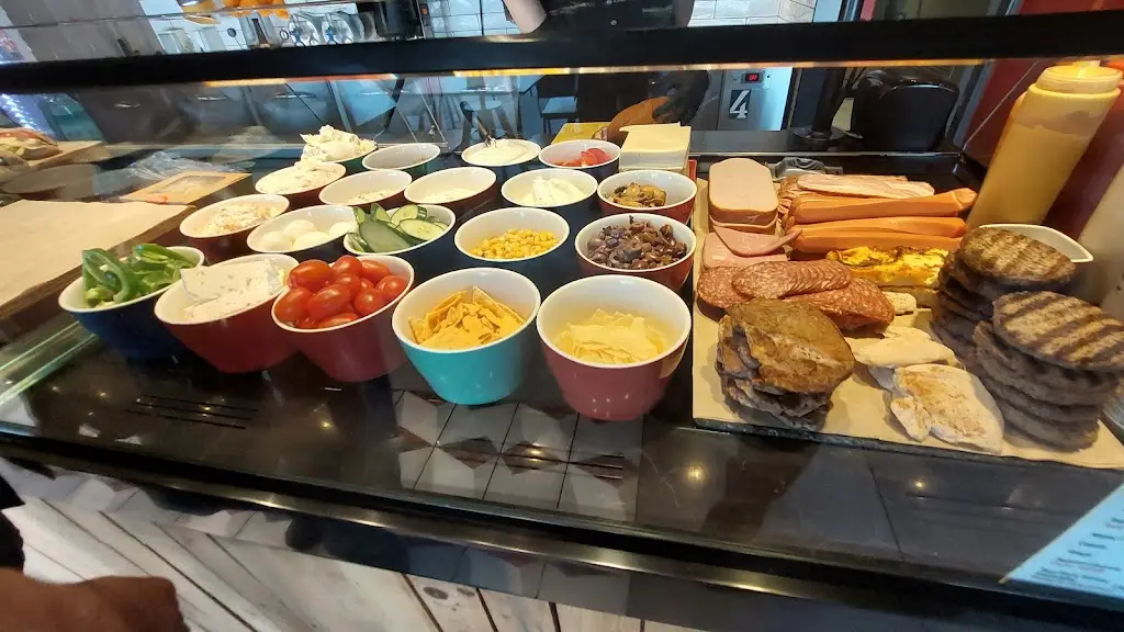 Menu_everest_Pikérmi_image_8