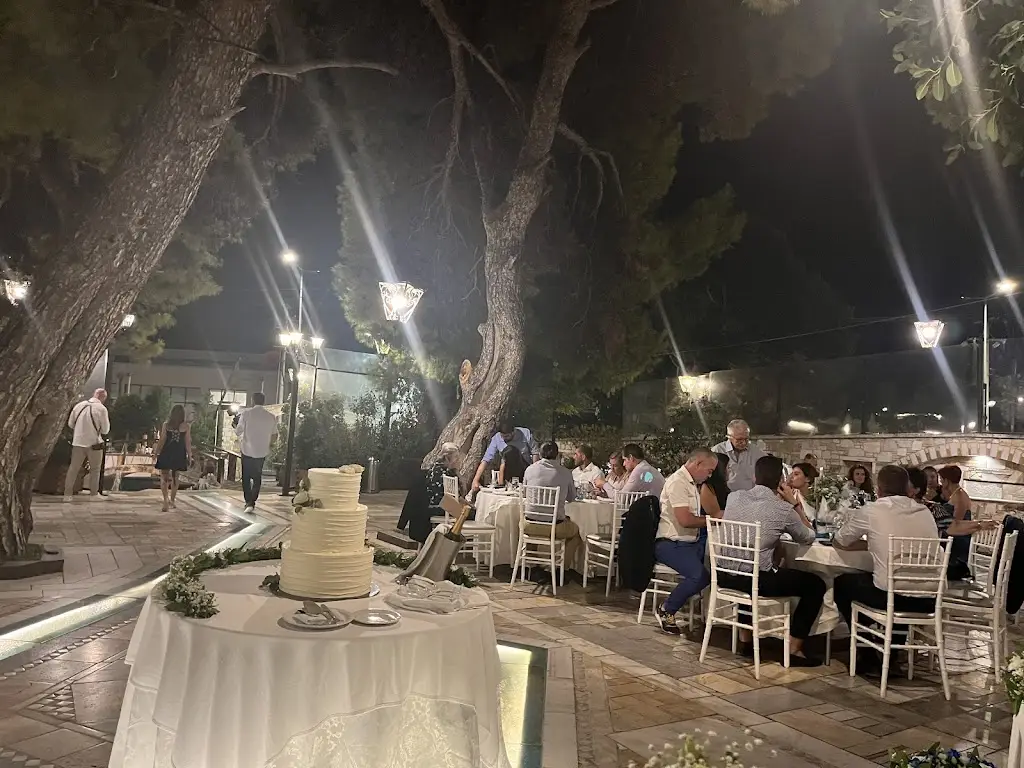 Alina Chi_Amadryádes_Pikérmi_recensione