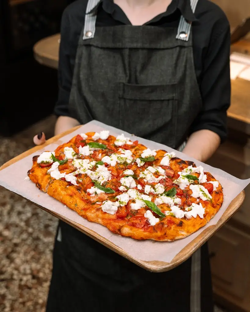 Tale Kouale_Psychikó_slider_image_3