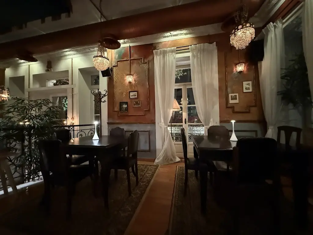 Minem Marouf_Belle Amie_Piraeus_Bewertung