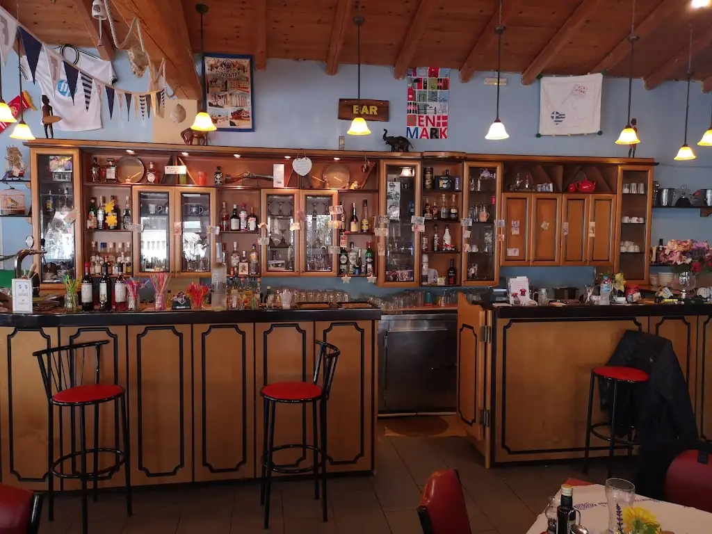 2 STARS Restaurant in Ágios Stéfanos