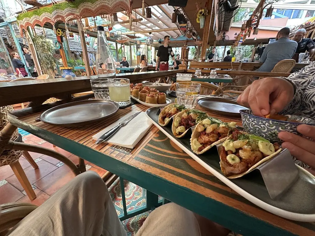 Paul Clark_CHE Cocina y Barra Sudamericana_Piraeus_review