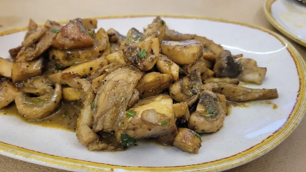 Mimi Chen_Refene_Piraeus_review