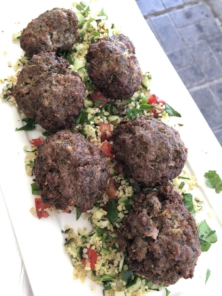 Luca Helms_Refene_Piraeus_review