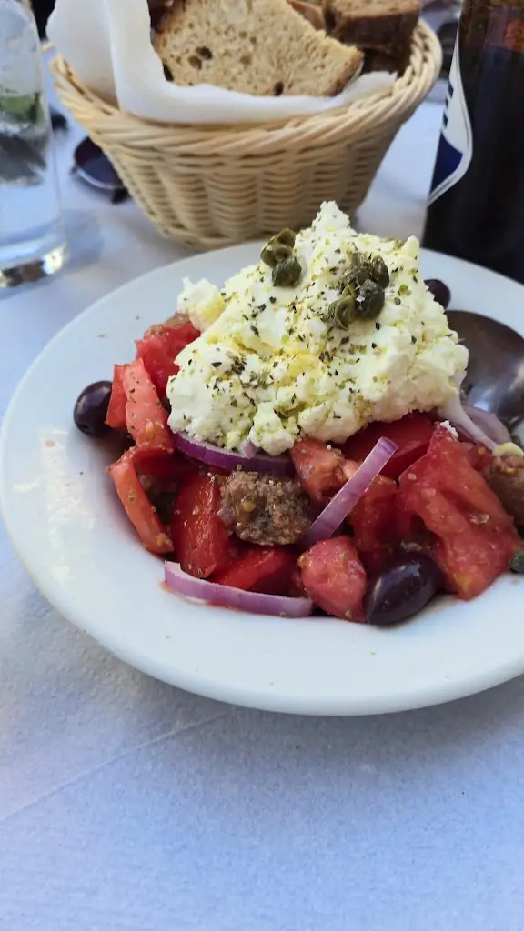 Yperokeanio_Piraeus_slider_image_2