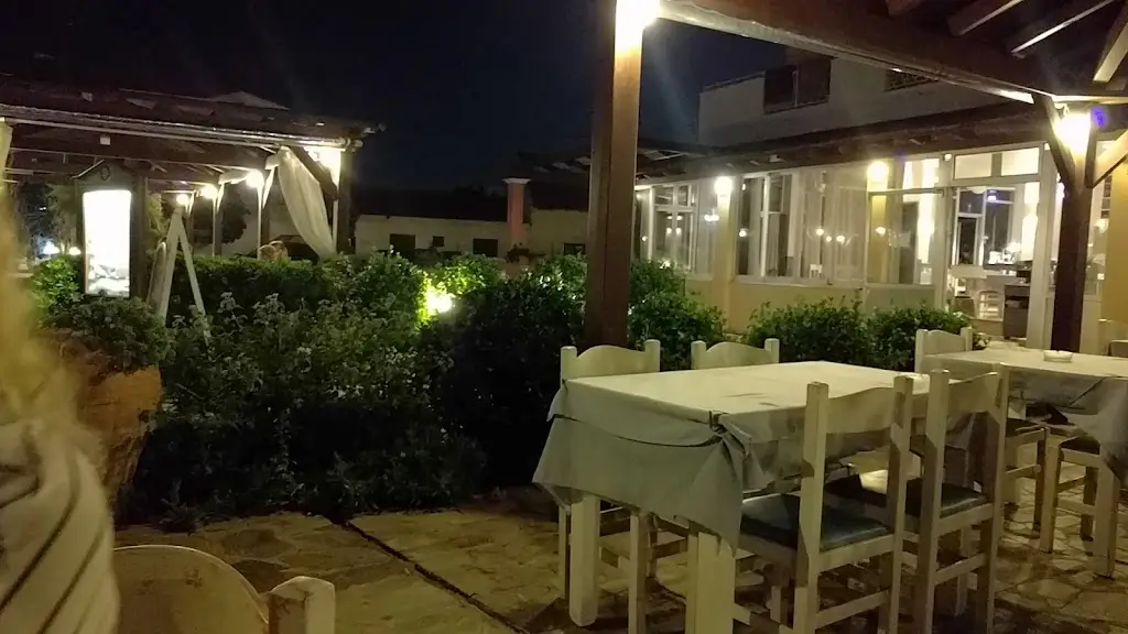 Negru Sorin_Taverna Nafsika_Ágios Stéfanos_Bewertung