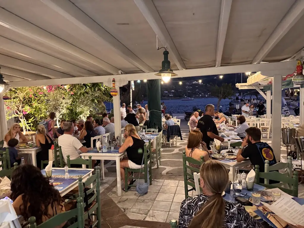 Marat Nizberg_Taverna Apagio_Póros_Bewertung