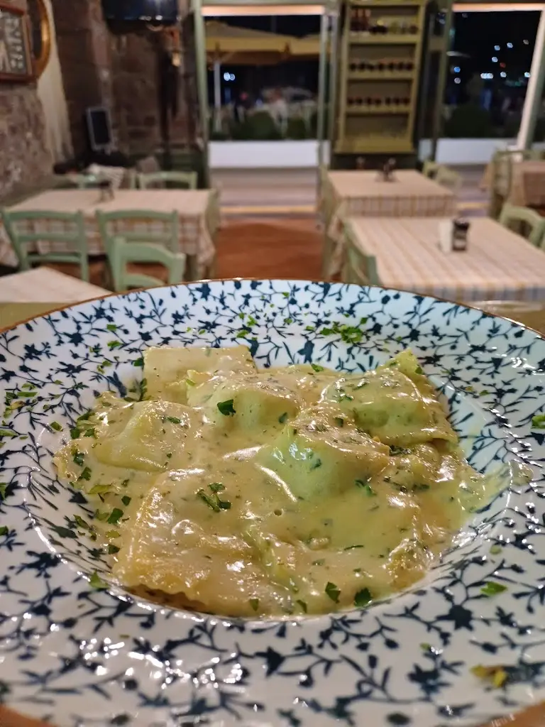 MOURAGIO RESTAURANT & PIZZA POROS_Póros_slider_image_2