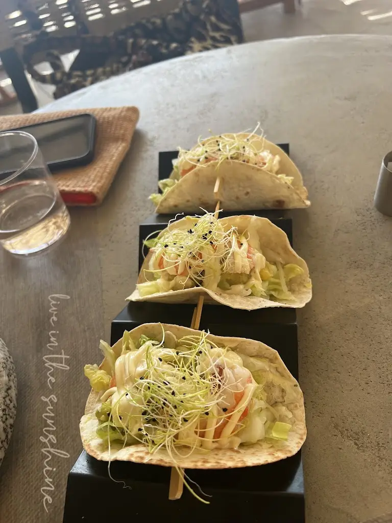 Seen Poros_Póros_slider_image_3