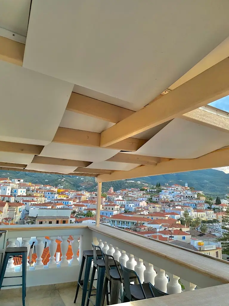 Oceanis Rooftop Garden Cocktails_Póros_slider_image_1