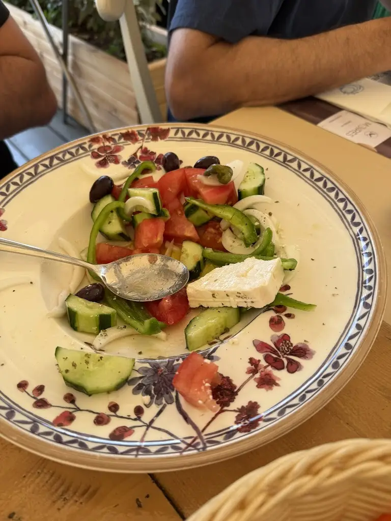 Ali Abi_ASKELI_Póros_review