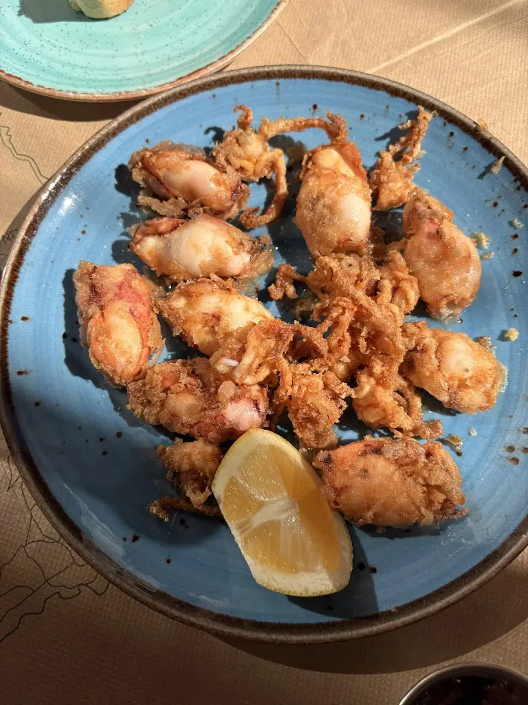 Melek Bayboga_Mezedopoleío 