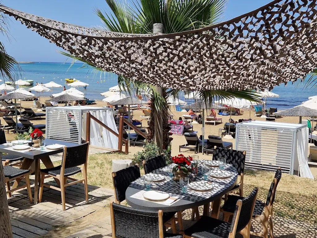 MANGO Lounge Bar - Restaurant Restaurant in Ágios Stéfanos