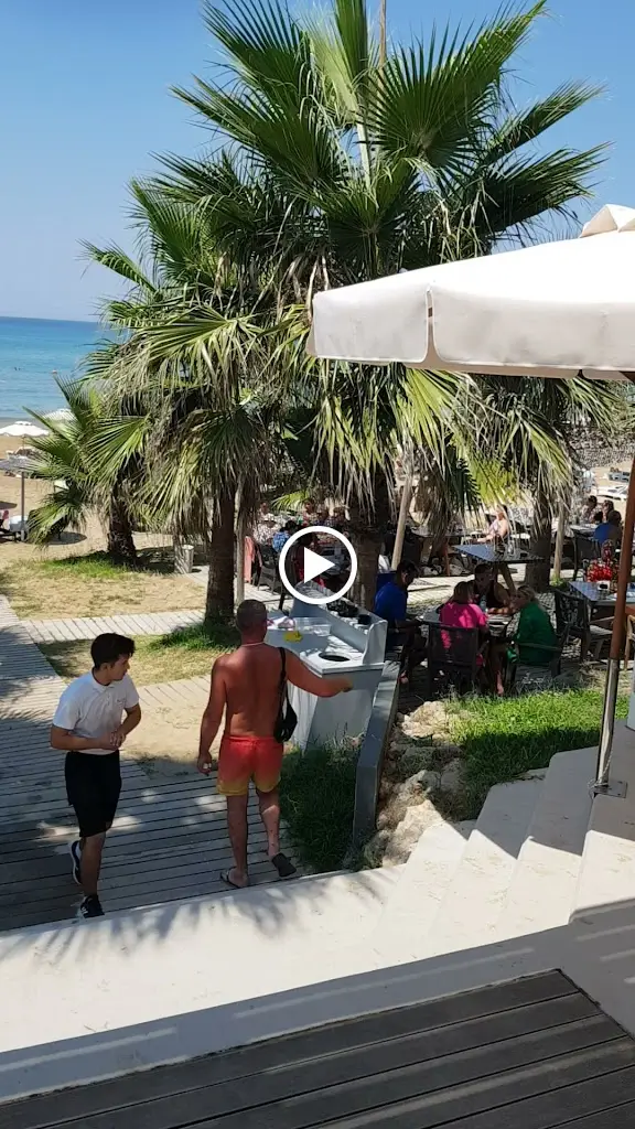 MANGO Lounge Bar - Restaurant_Ágios Stéfanos_slider_image_2