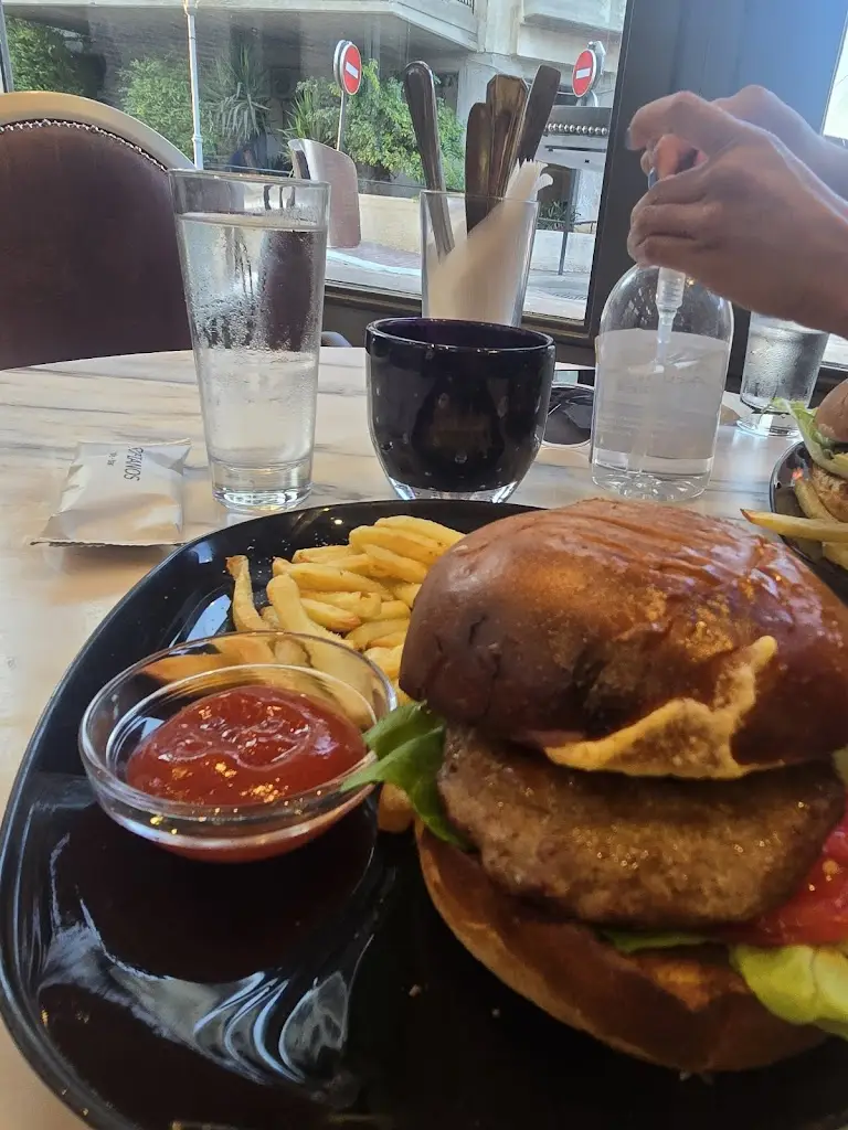 Ife_Sofianos George_Spáta_review