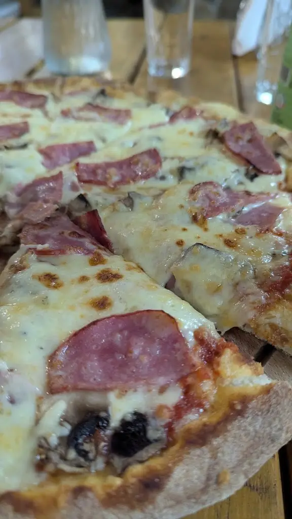 Hui Ling Tan (Amy)_Πιτσαρία strEAT Cafè_Skála Oropoú_Bewertung