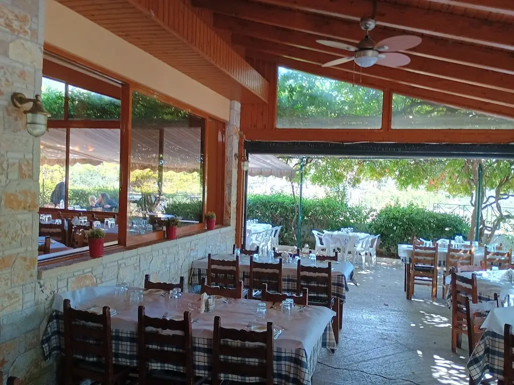 Αγρόκτημα Ρεγκούκου Ταβέρνα Σταμάτα_Stamáta_slider_image_2