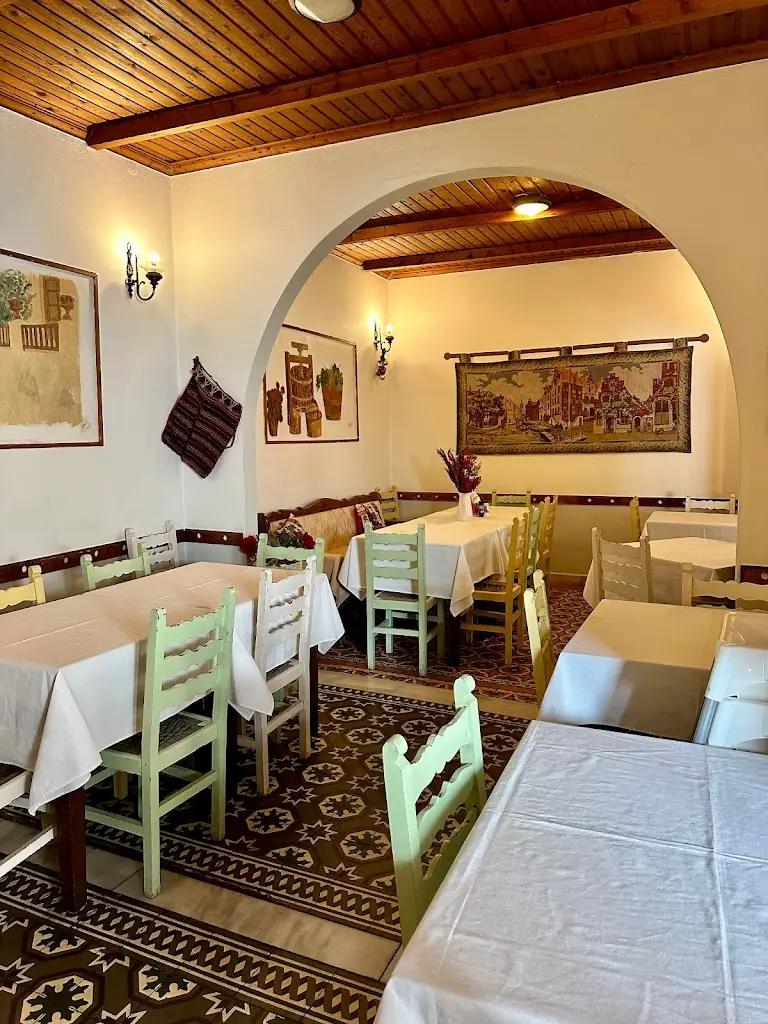 Το Κουτούκι της Σταμάτας_Stamáta_slider_image_1