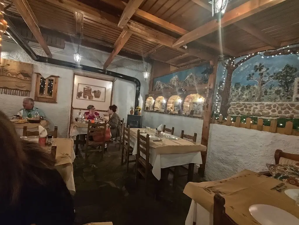 Το Κουτούκι της Σταμάτας_Stamáta_slider_image_2