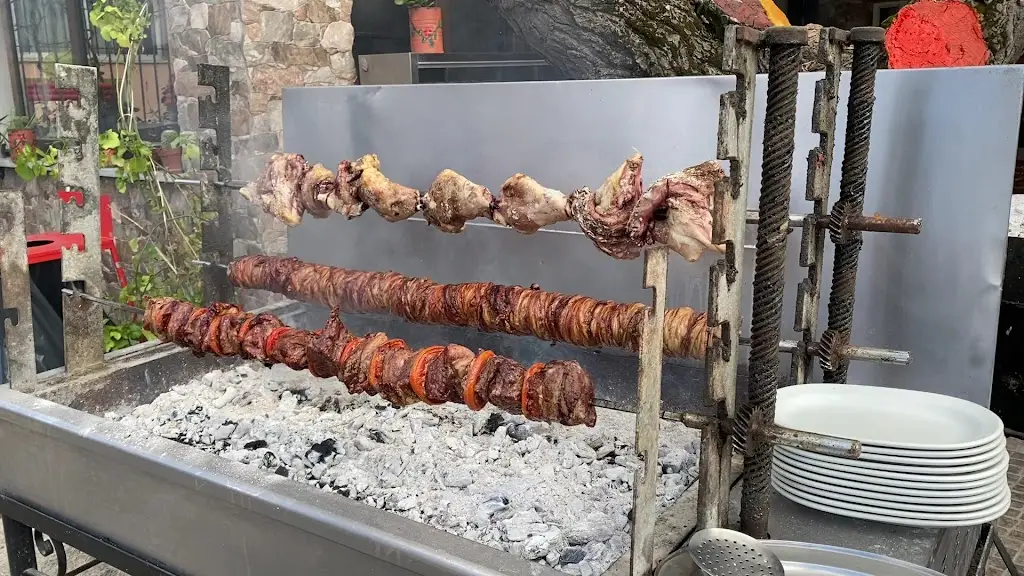 The Mouries_Stamáta_slider_image_2