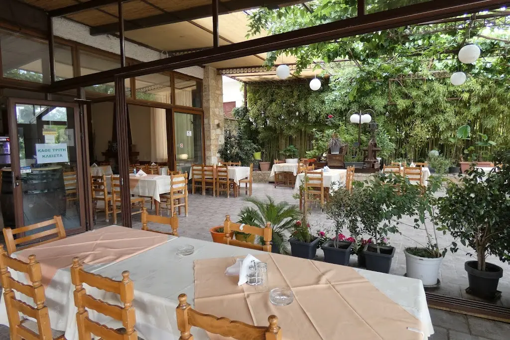 Kokkalis Restaurant in Stamáta