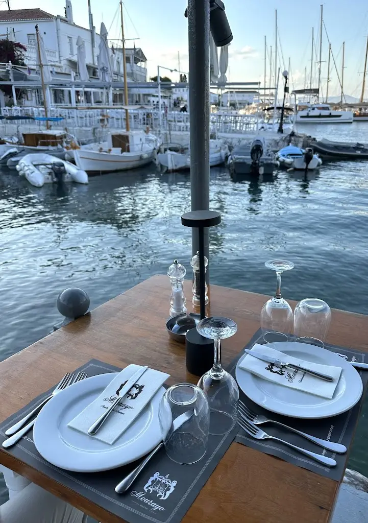 Victoria Klaus_MOURAYO_Spétses_review